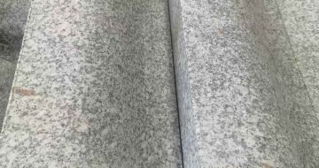 固原芙蓉白S型拉丝面路沿石