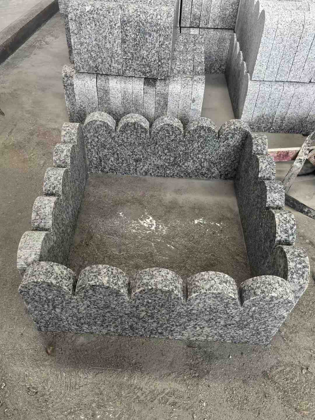 固原 花边石、花坛围栏石、花池界石、菜园栅栏石、镶边石、波浪状界石介绍
