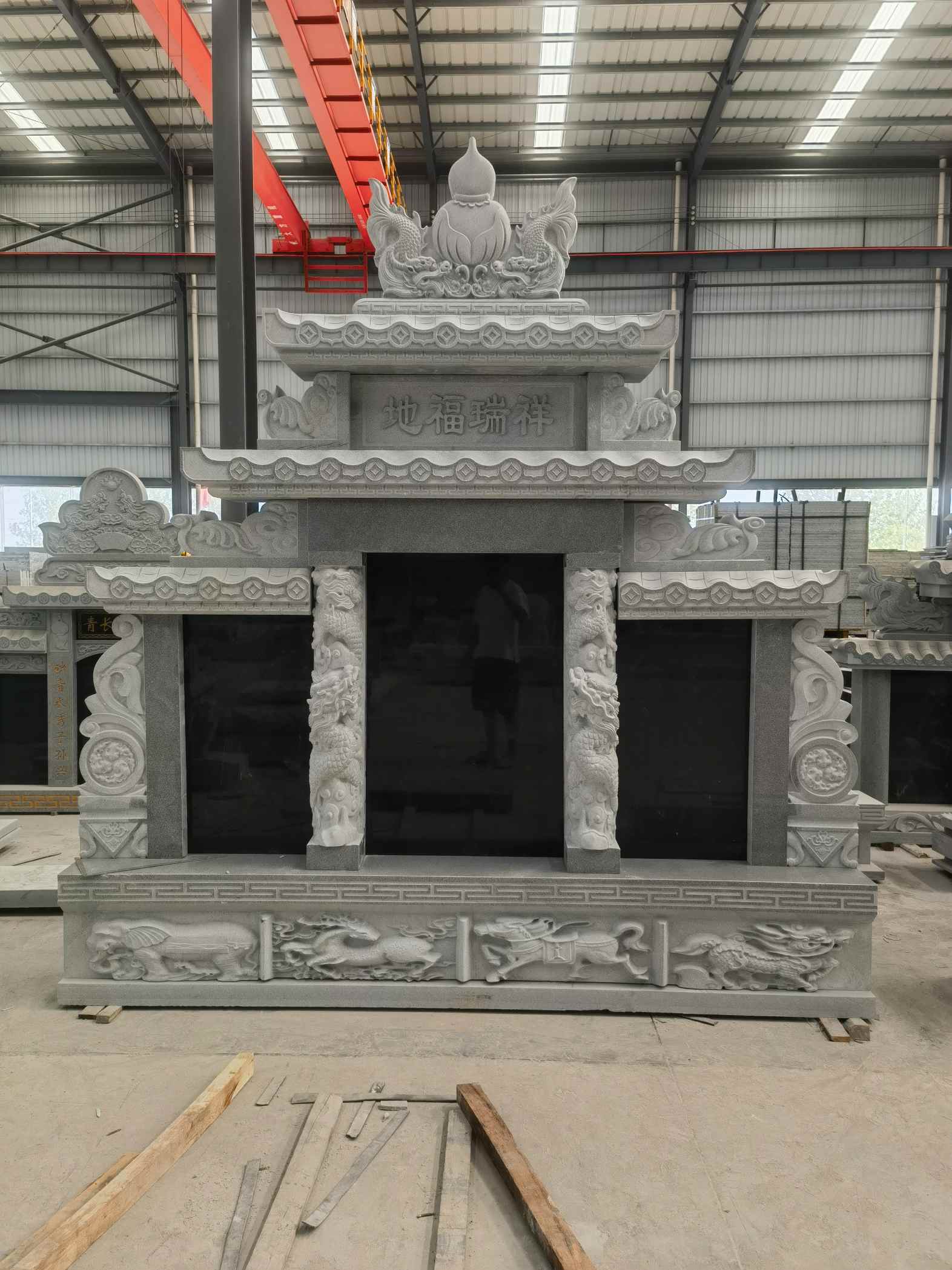 固原 芝麻灰高档墓碑、土墓，一套也支持定做